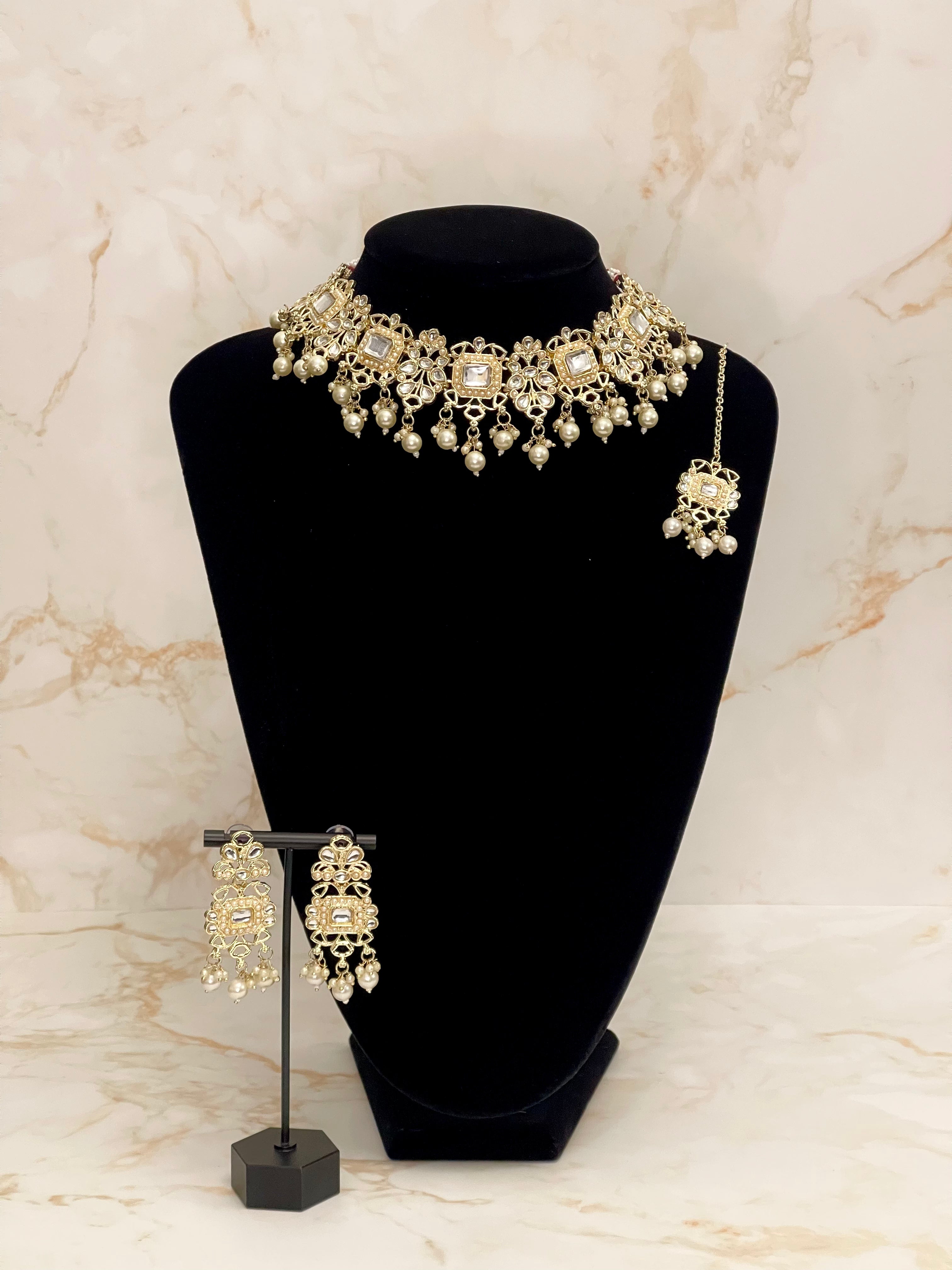 White Kundan Heavy Neckpiece